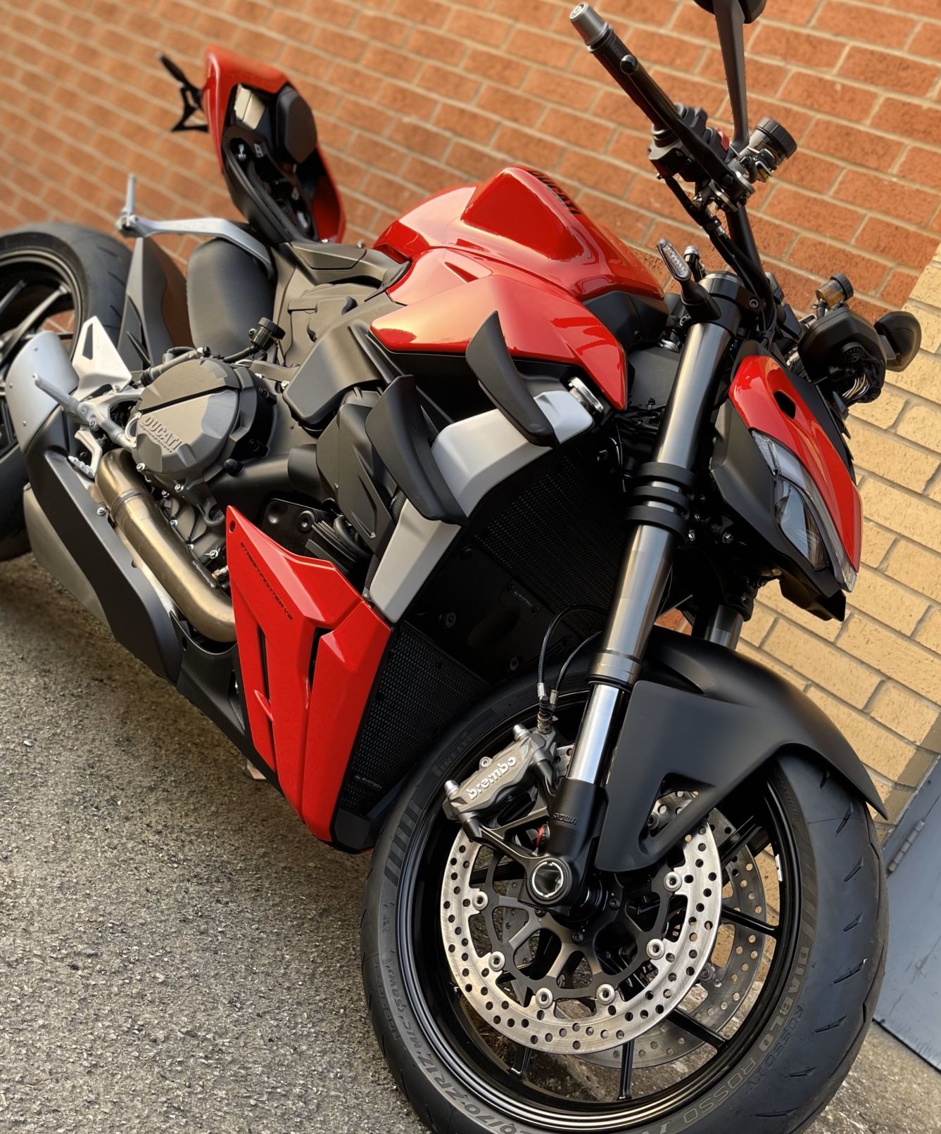 https://www.optimumdetail.co.uk/wp-content/uploads/2023/04/Motorcycle-Full-Valet-1.jpg